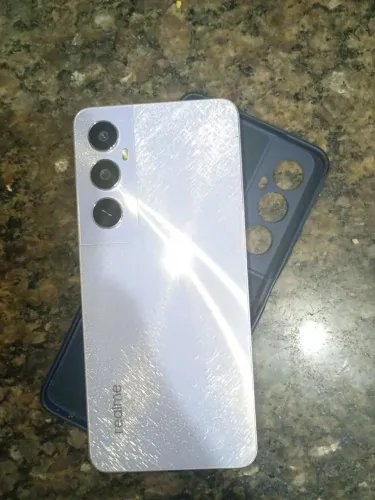 Vendo c65 semi novo de 256gb 8 de ram ótimo celular não trava em nada 