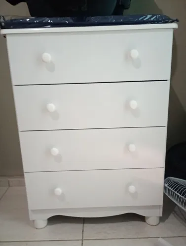 Cômoda branca