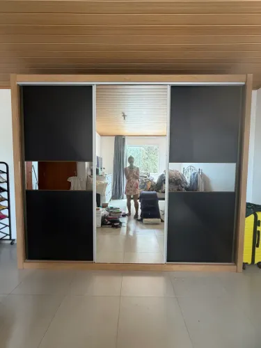 Guarda-roupa casal grande