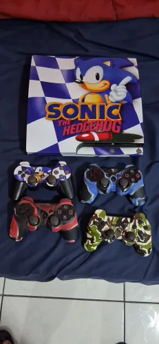 PlayStation 3 destravado com Hen + 4 controles