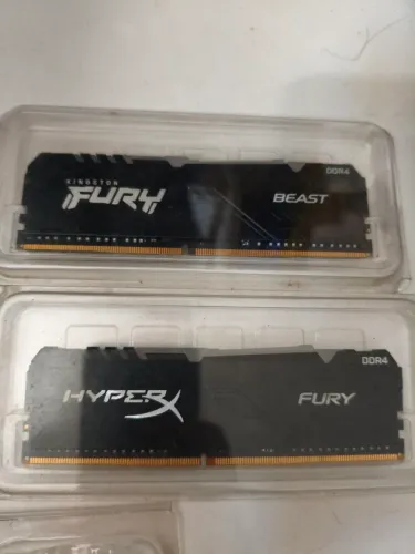 Vendo 2 memórias RAM DDR4 para desktop