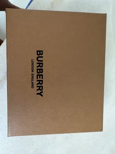 Caixa Burberry para carteira 36x12cm