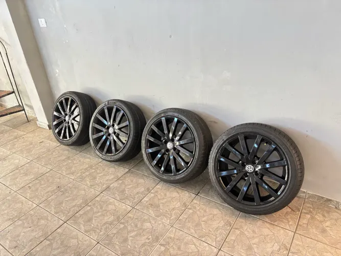 RODAS ORIGINAIS VW ARO 17 (4x100) COM PNEUS
