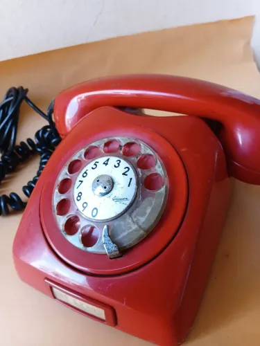 Telefone antigo vermelho original