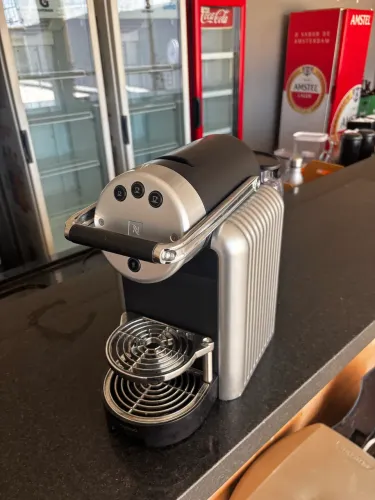 Cafeteira profissional Nespresso 