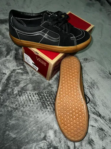 TÊNIS VANS SK8-LOW GUM BLACK VN0009QRCJJ