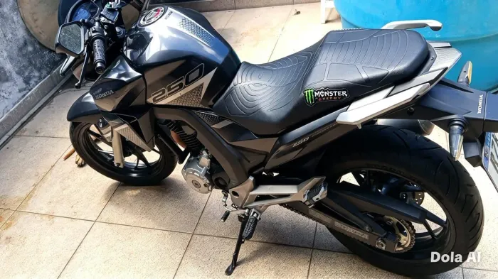Honda CB 250F Twister 2022 ? Bem Conservada / Único Dono
