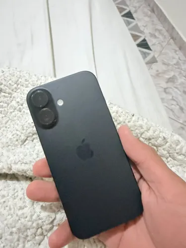 iPhone 16 