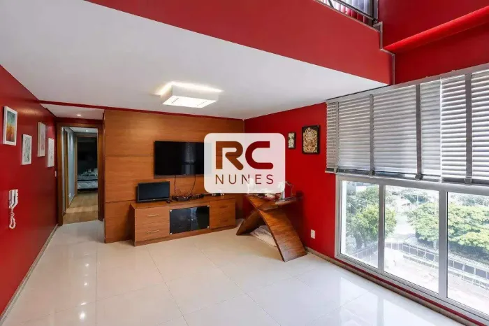 Cobertura mobiliada com área de 162m², 03 Quartos, 01 Suíte e 03 Vagas, no Barrio Cruzeiro
