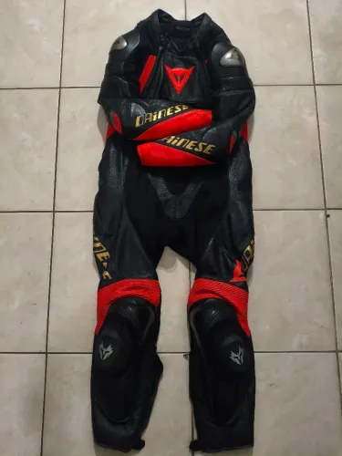 Dainese redline 52 sem detalhes