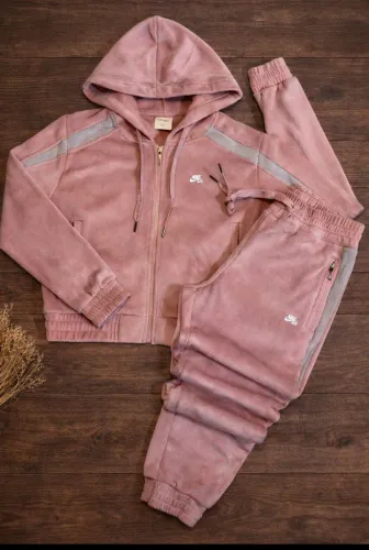 Conjunto de veludo novo 