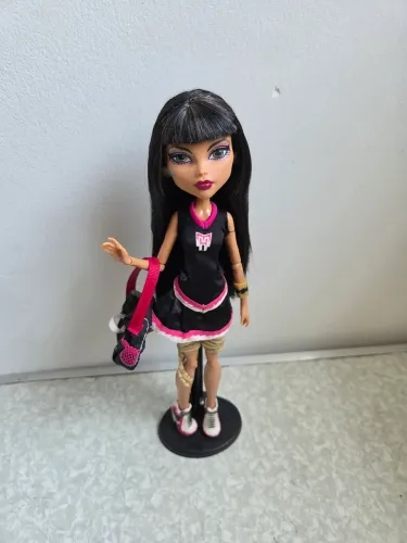 (RESERVADA) Cleo - Líder de Torcida - Monster High