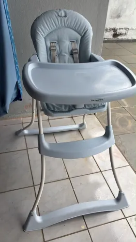 Cadeira de alimentação infantil 