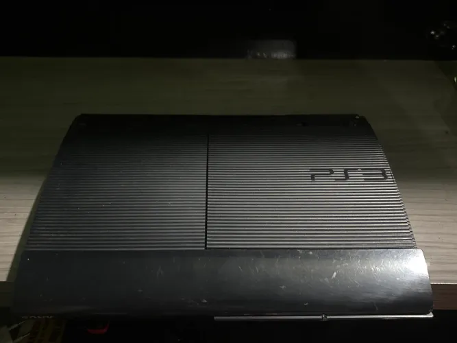 Ps3 slim desbloqueado + 2 controles + 3 jogos em mídia física funciona perfeitamente