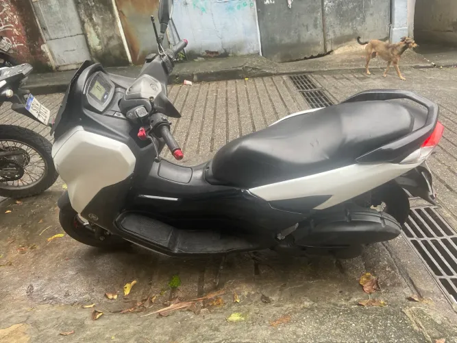 Nmax único dono manual 
