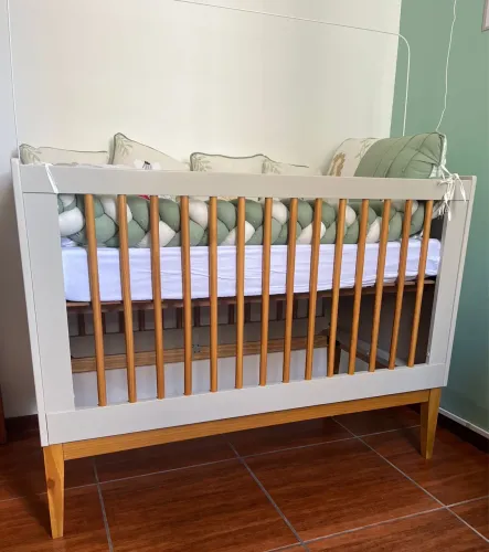 Berço Noah Wood Areia + colchão + kit berço novinho