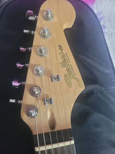 Guitarra shelter Califórnia 
