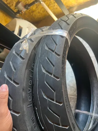 Par de pneus levorim cb300 meia vida bom !!!