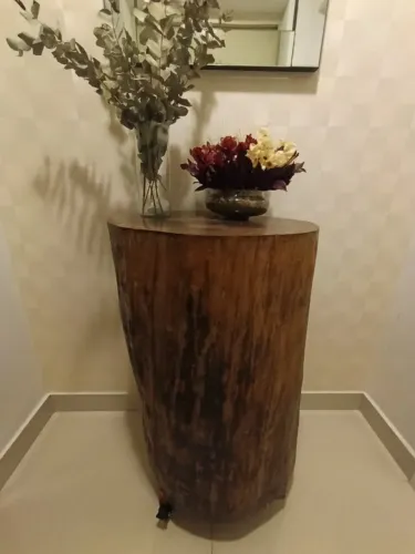 Mesa Aparador em Madeira Maciça Rústica. Decorativa. peça exclusiva