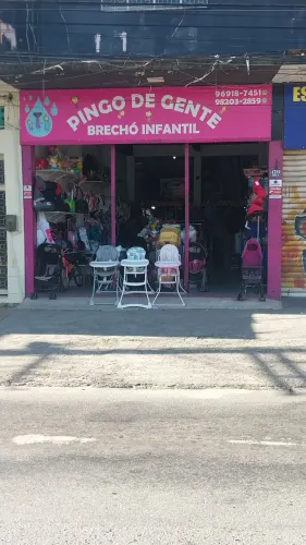 Roupas sapatos brinquedos carrinho cadeirinha 