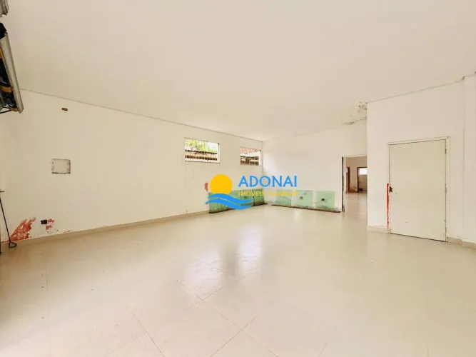 Casa próximo à praia 3 vagas à venda no Guarujá, localizado na Praia de Fora, próximo à re