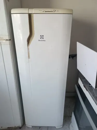 Vendo geladeira Eletrolux