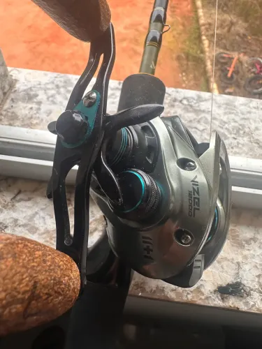 Kit pesca vara 17lb Marine Sport avenger carretilha saint vizel 12000