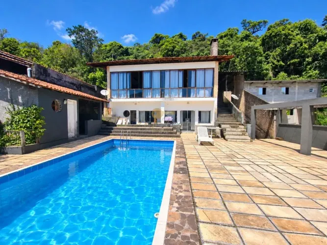 Casa para Venda em Teresópolis, Jardim Meudon, 4 dormitórios, 2 suítes, 4 banheiros, 3 vag