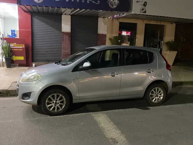 Fiat Palio Attractive 1.0 EVO Fire Flex 8V 5P 2012