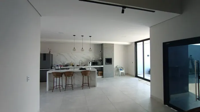 Casa à venda no bairro Portal do Vale em Uberlândia