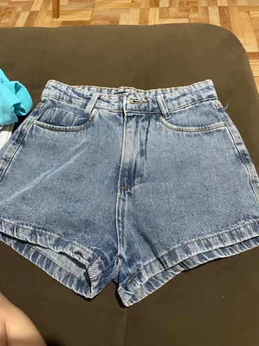 Vendo essas bermudas