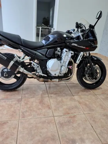 Suzuki - Bandit 650 S - 2010