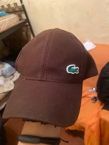 Boné Marrom da Lacoste 