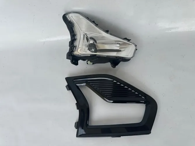 Farol de Milha Direito Led com Grade Ford Fusion Titanium 2019