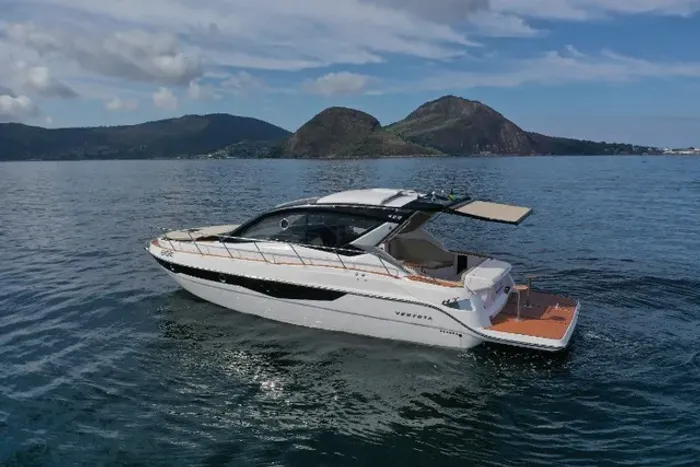Lancha Ventura 400 HT (40 pés) - N é Focker/Armati/NX/Fs/Schaefer/Phantom