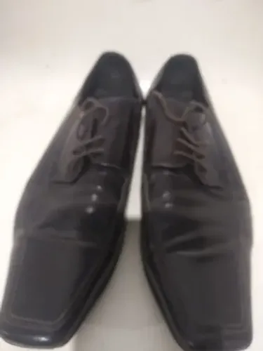 Dois sapatos sergios. Couro. Tam 39. 199,00(os dois)