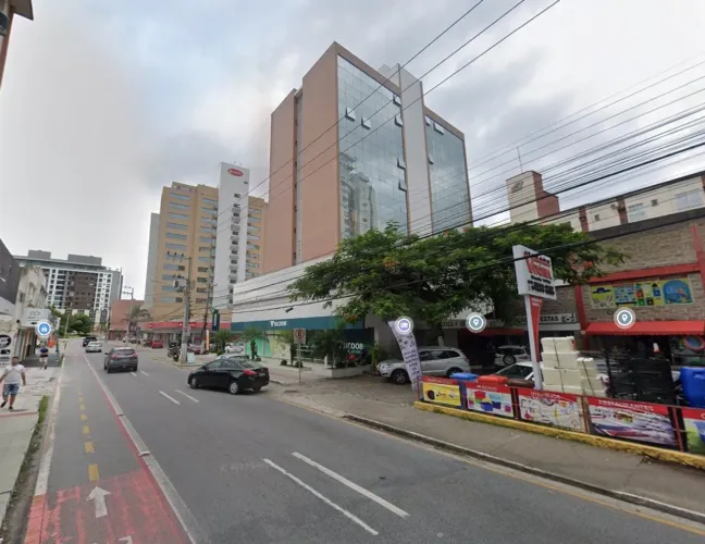 À venda | Sala Comercial com 38 m² e 1 vaga - Estreito, em Florianópolis.
