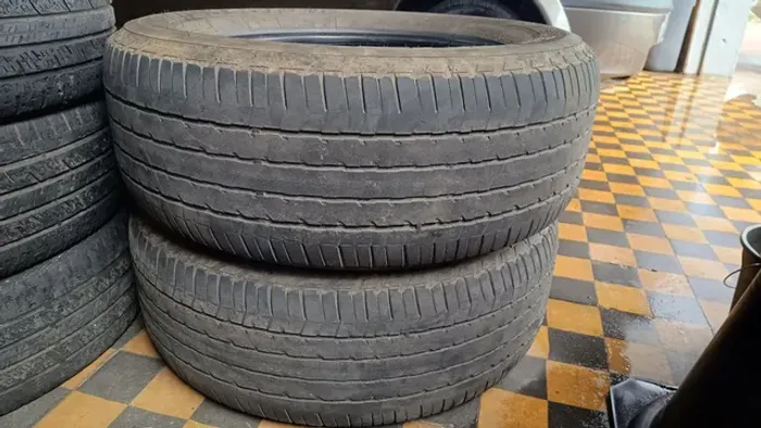 2 Pneus (par) 265/60R18 Bridgestone Dueler Usados