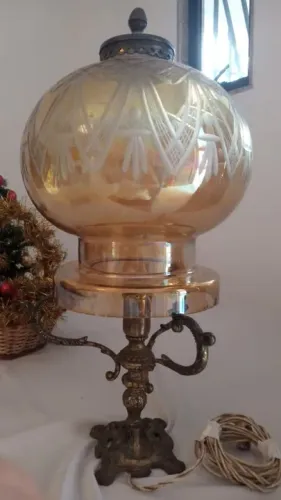 Abajur antiquário em perfeito estado 