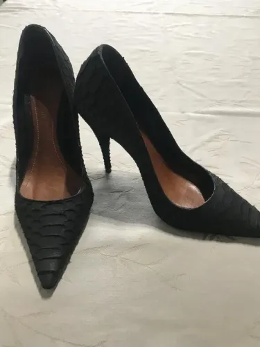 Sapato Schütz número 36 novinho 