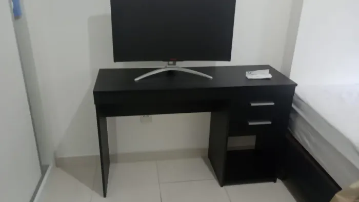 Escrivaninha Preta com Gaveta 1.21