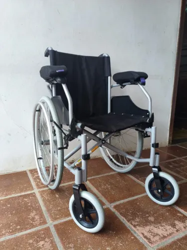 Cadeira de rodas c garantia e nota fiscal