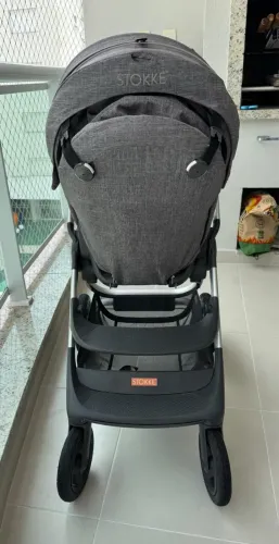 Carrinho de Bebê Stokke Scoot - Cinza