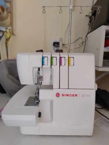 Overloque singer S0105