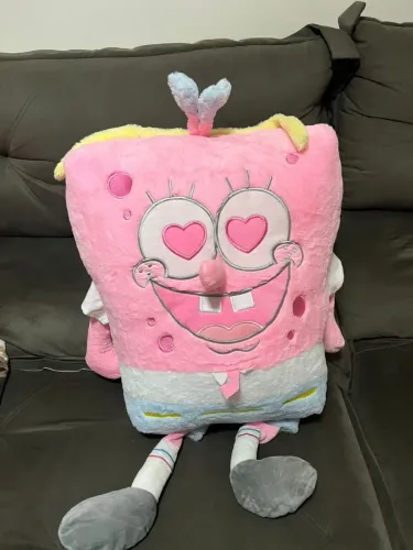 Pelúcia Bob Esponja apaixonado