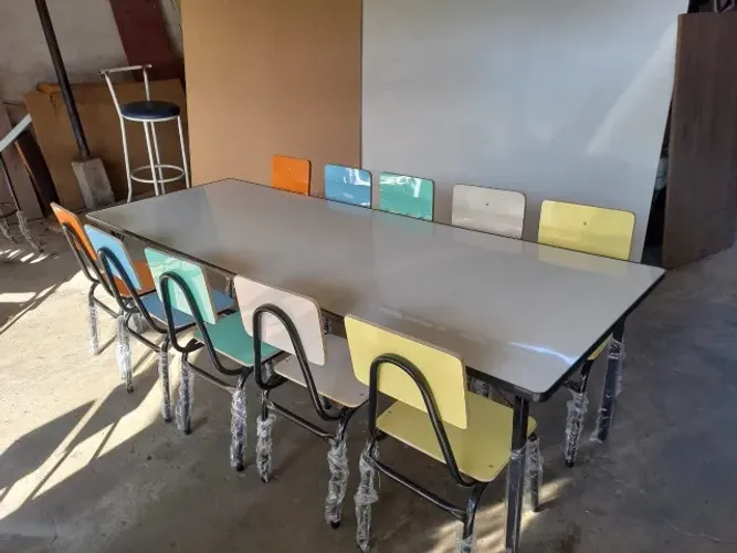 Mesa escolar com 10 cadeiras - infantil 3 a 5 anos - fórmica colorida