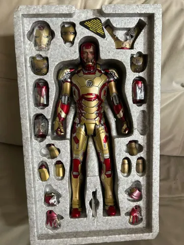 HOMEM DE FERRO MARK XLII - EDIÇÃO LIMITADA 1/6 BY HOT TOYS.