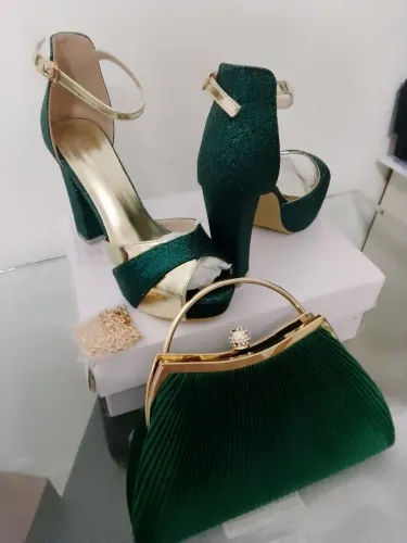 Sandália e bolsa