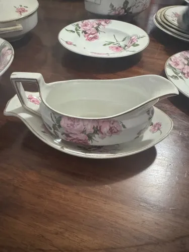 Aparelho de Jantar / Conjunto de Louças Royal Rose Original Inglesa (39 pçs) + de 100 anos