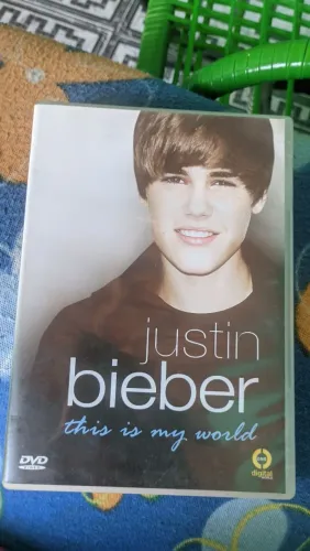 DVD Justin Bieber - This Is My World + CD/DVD Justin Bieber - Under the Mistletoe